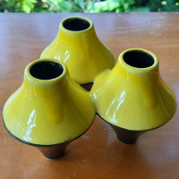 Gele kaarstenstandaard keramiek 3 ineen