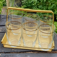 Vintage rekje met borrelglaasjes