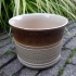 Vintage bloempot in beige en bruin