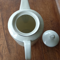 Vintage theepot ivoorwit