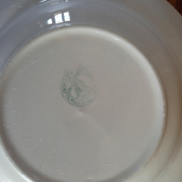 Vintage borden met bloemmotief