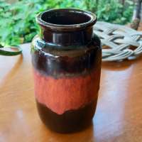 Vintage vaasje W. Germany in bruin en roodtinten