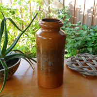 Vintage Vaas W. Germany in bruintinten en groen blauwe spots