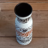 Vintage vaasje W. Germany met diverse vormen en figuren