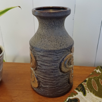 Vintage vaasje met bloemmotief Austria