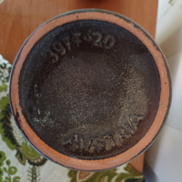 Vintage vaasje met bloemmotief Austria