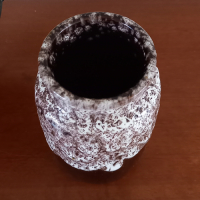 Vintage Vaasje W. Germany in aubergine en wit