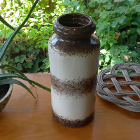 Vintage Vaas W. Germany in wit en bruintinten